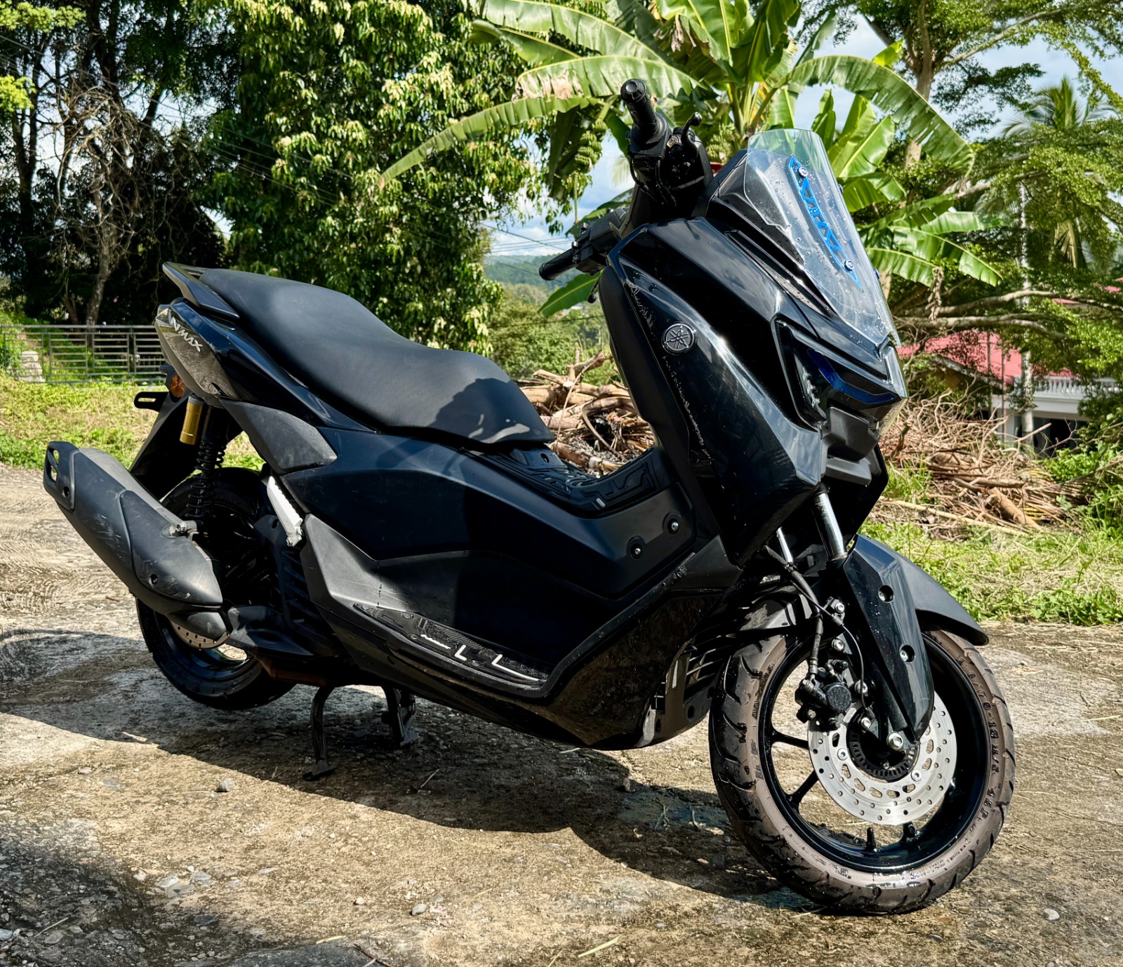 sepeda motor YAMAHA NMAX warna HITAM tanpa nopol beserta kunci kontak NO Rangka : MH3SG9310SK102454, No Mesin : G3V5E0229286