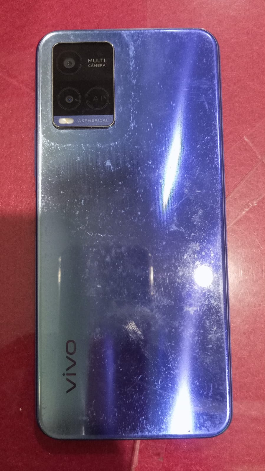 1  (satu) buah handphone merk Vivo Y21A warna biru