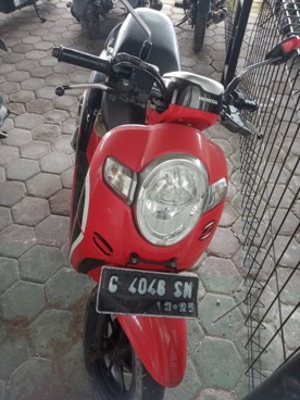Sepeda Motor Honda SCOOPY Warna Merah Hitam Dengan No. Pol  Terpasang: G-4046-SN