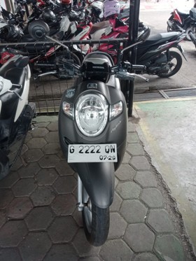 Sepeda Motor Honda SCOOPY Warna Coklat Hitam Tahun 2019 Dengan  No Pol Terpasang G-6034-QN dan Handphone SAMSUNG GALAXY A02S Warna Hitam