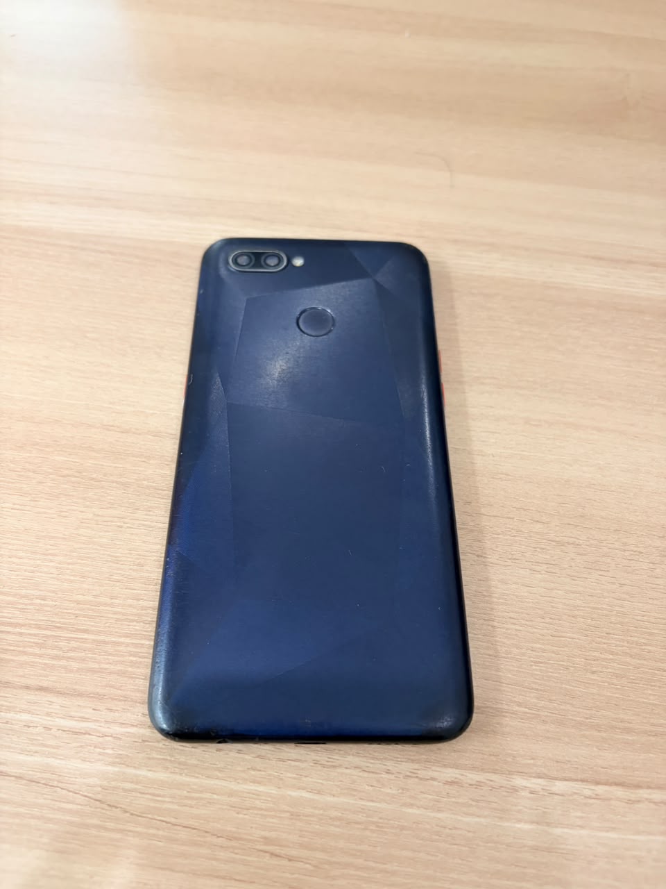1 (satu) unit Hp merk OPPO wama biru