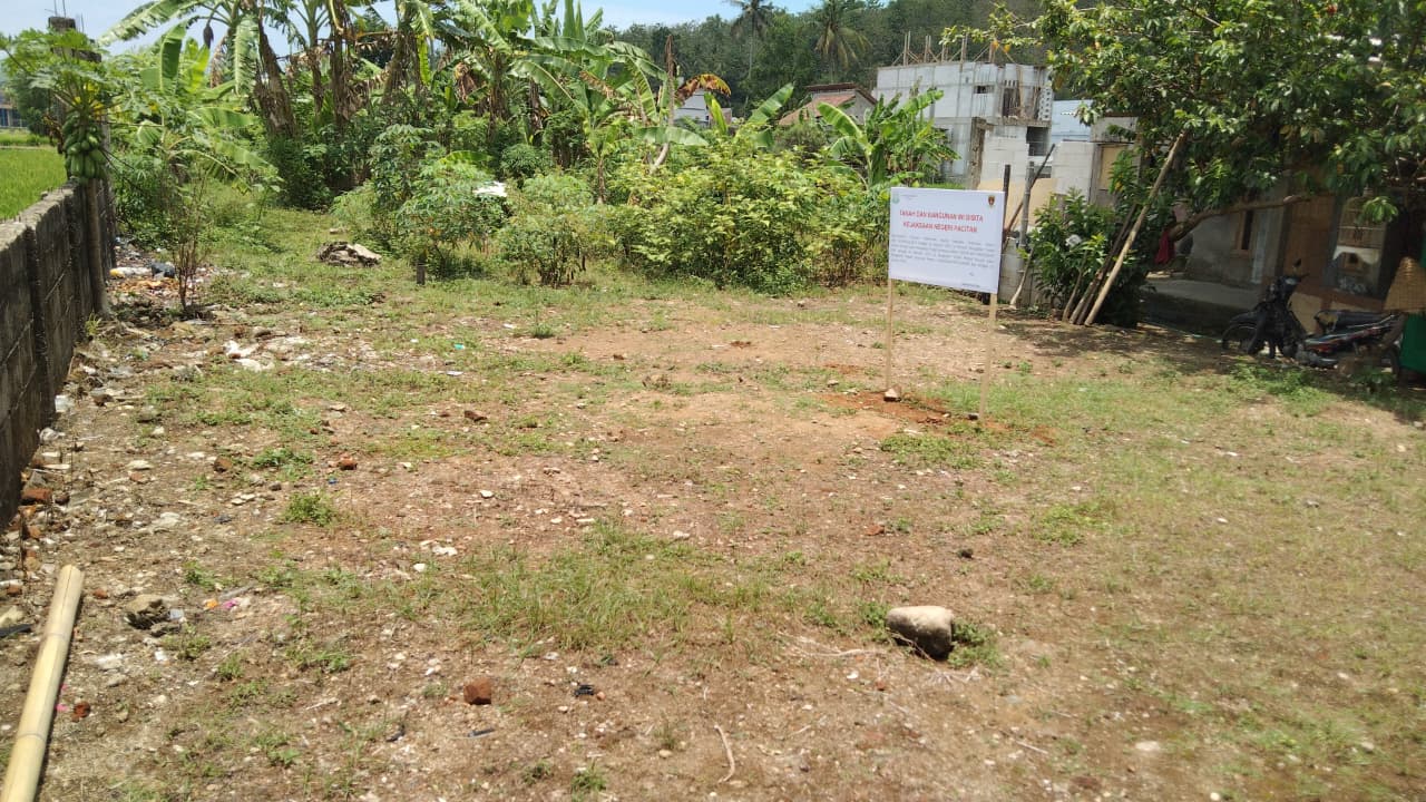 1 (satu) bidang tanah di Desa Widoro Kecamatan Pacitan Kabupaten Pacitan dengan luas 77m2 dan sertifikat SHM nomor 714