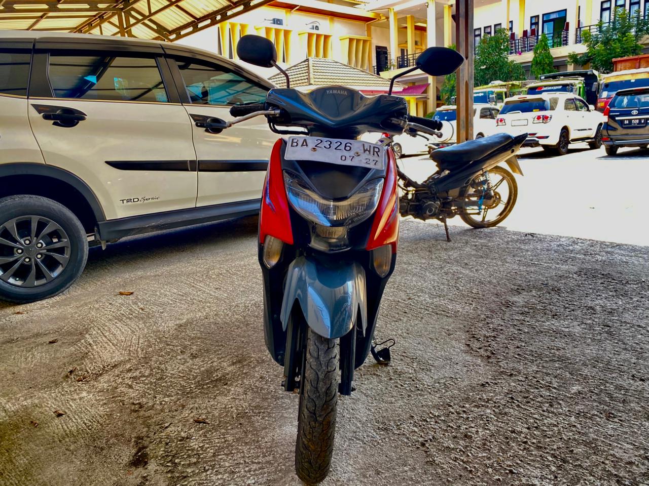 1 (satu) unit sepeda motor Yamaha merek Mio Gear warna merah No polisi BA 2326 WR. No. Rangka : MH3SEG710NJ146235, No. Mesin : JE32WE-01856338