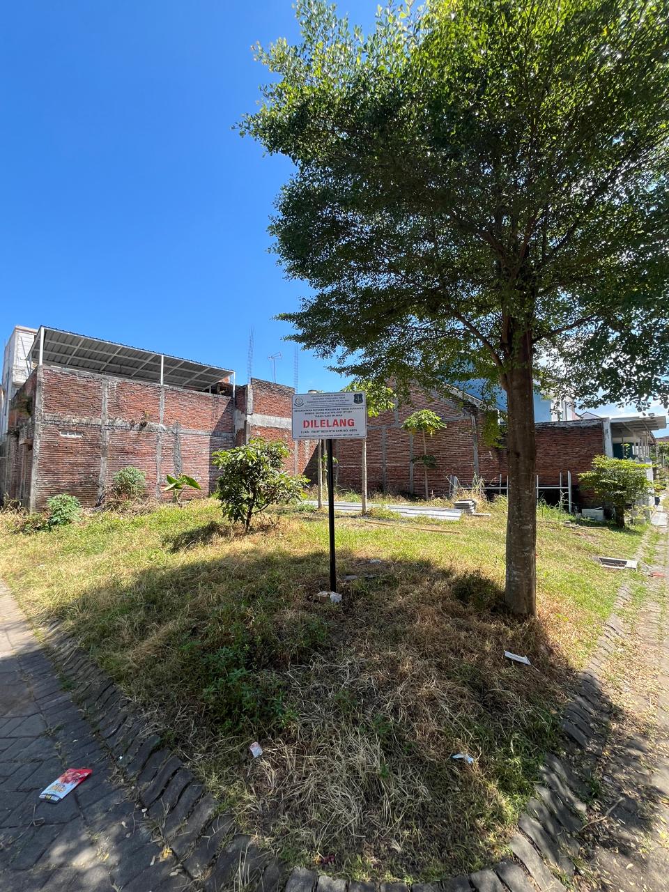 Sebidang tanah seluas 156 m²