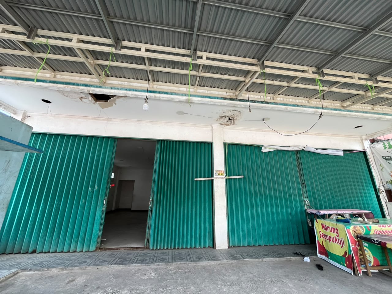 Tanah dan Bangunan Ruko Luas 240 M²