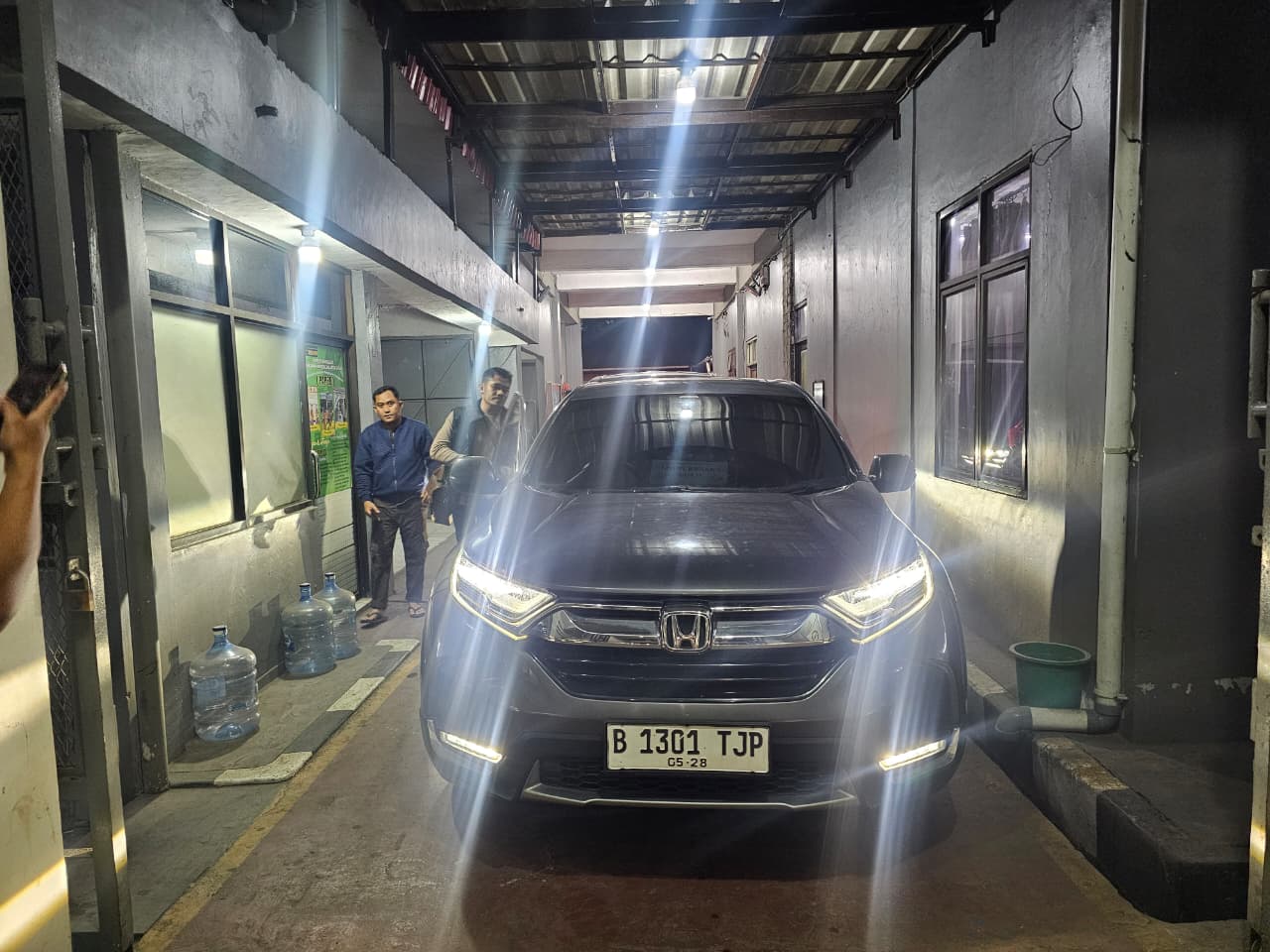 1 (satu) Unit Mobil Honda CR-V 1.5 TC Prestige CVT, Bensin, Nopol B 1301 TJP