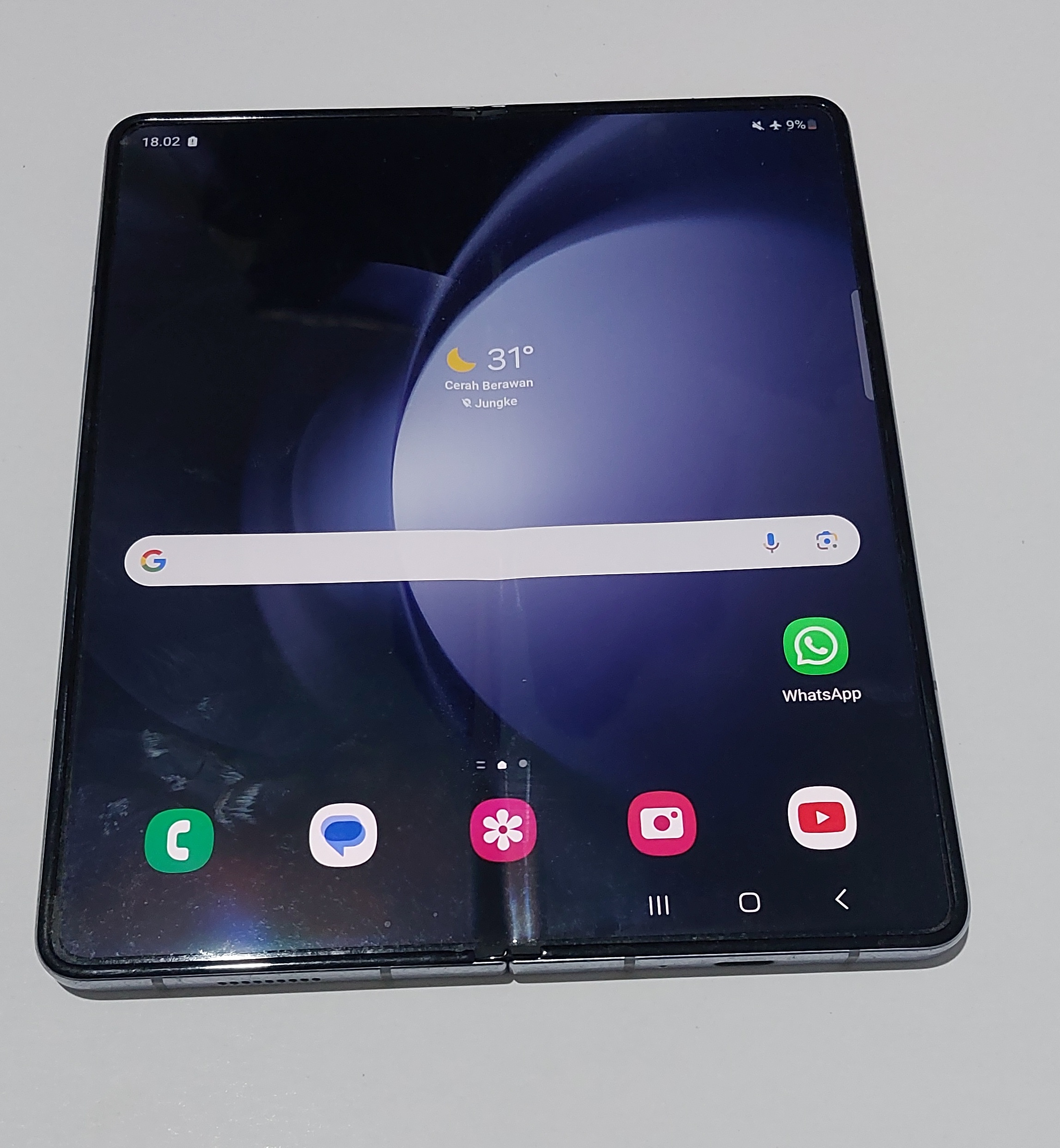  1 (satu) unit Handphone Samsung Galaxy Z Fold 5