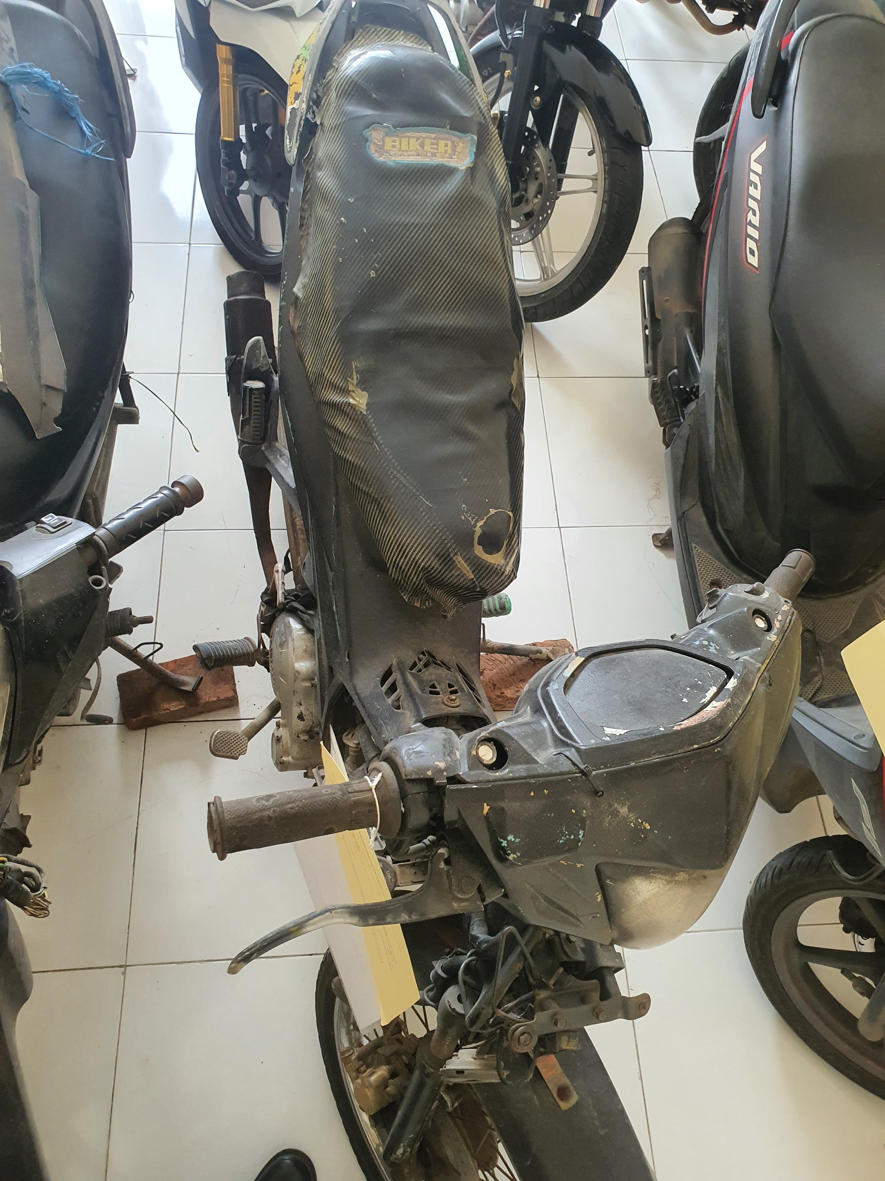 1 (satu) Unit Sepeda  Motor Yamaha Jupiter  warna hitam tanpa plat  nomor