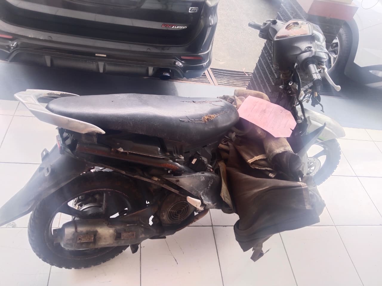 1 (Satu) Unit Kendaraan  Bermotor Merk Yamaha  Mio J tanpa STNK