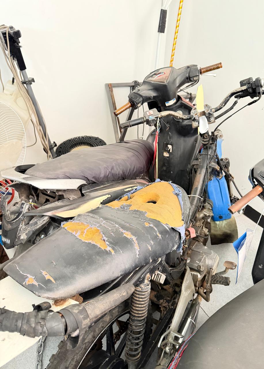 1 (satu) unit sepeda motor  Doyok tanpa box;  
