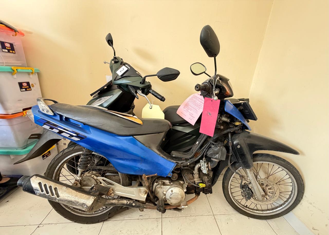 1 (satu) unit sepeda motor  merek Suzuki Shogun,  nomor polisi B 5251 OX,  tipe FD 110, isi silinder  110 cc, nomor rangka:  MH8FD110X1J668119,  nomor mesin:  E109ID665215 
