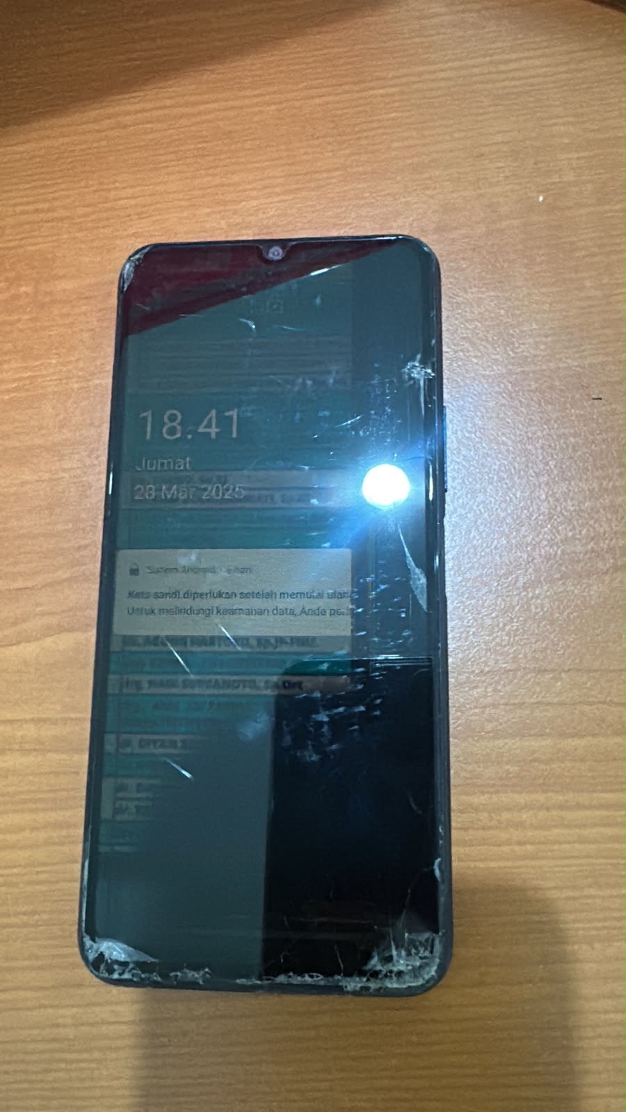Handphone Merk VIVO warna Biru