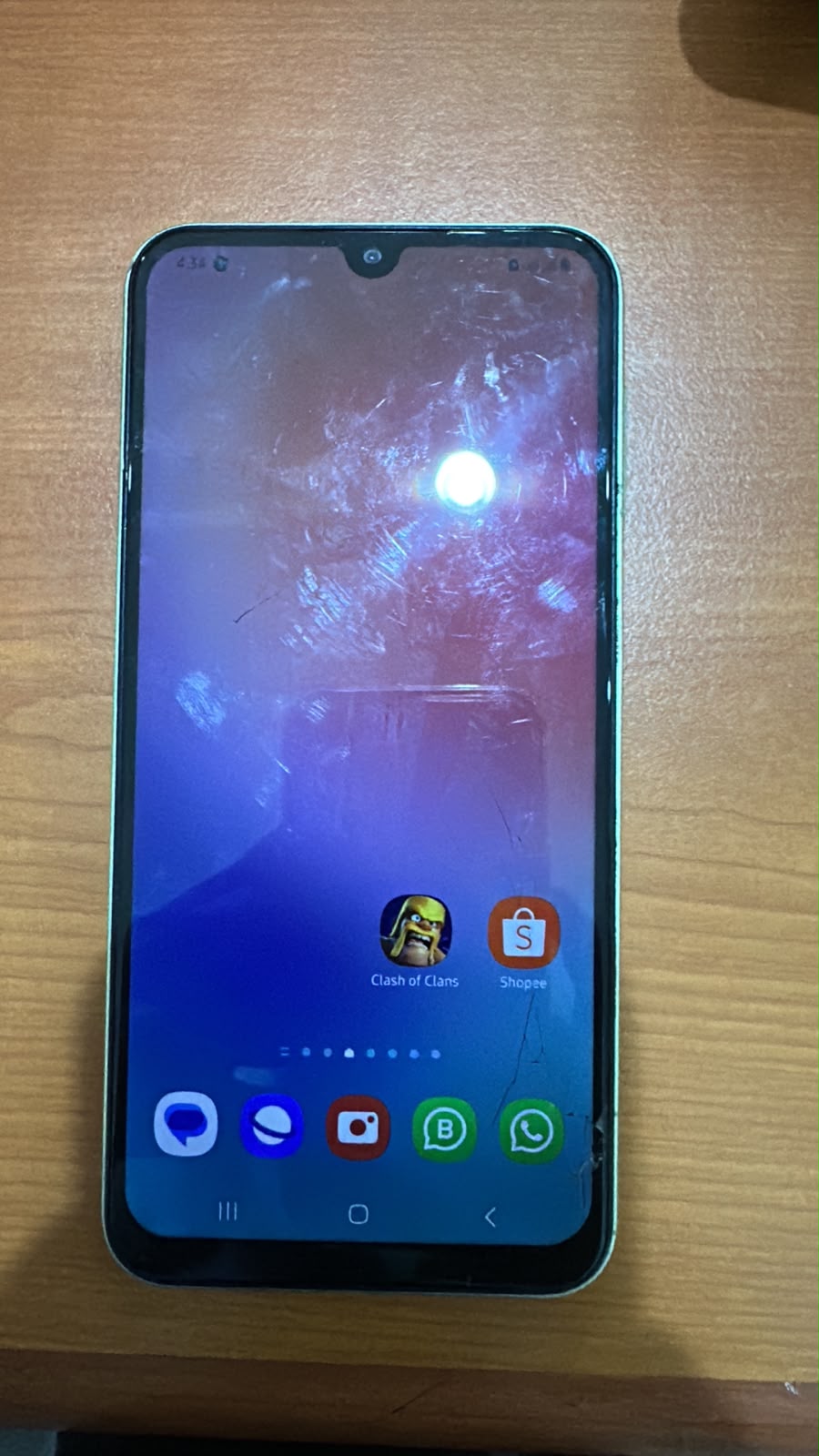 Handphone Merk samsung Galaxy A24 warna hijau dengan nomor sim card 085712381044