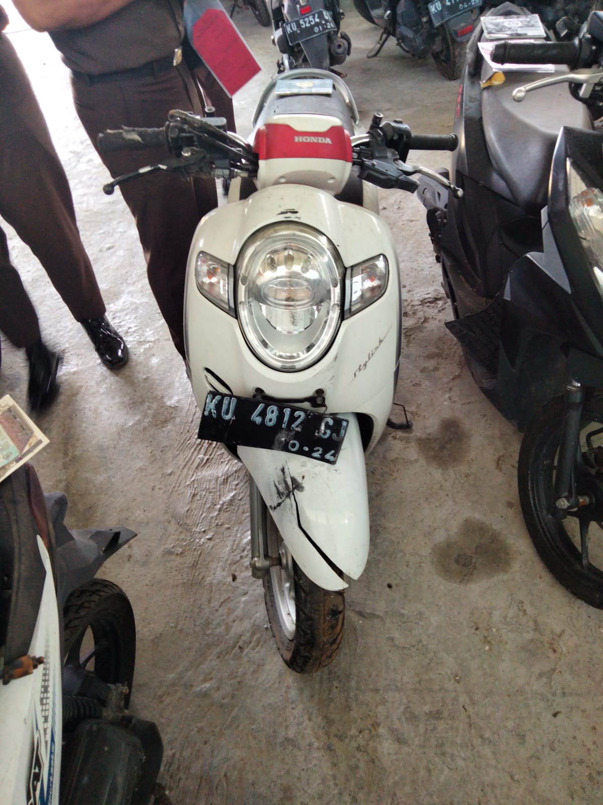 1 (satu) Unit Sepeda Motor Honda Scoppy DANIEL KAWIHING