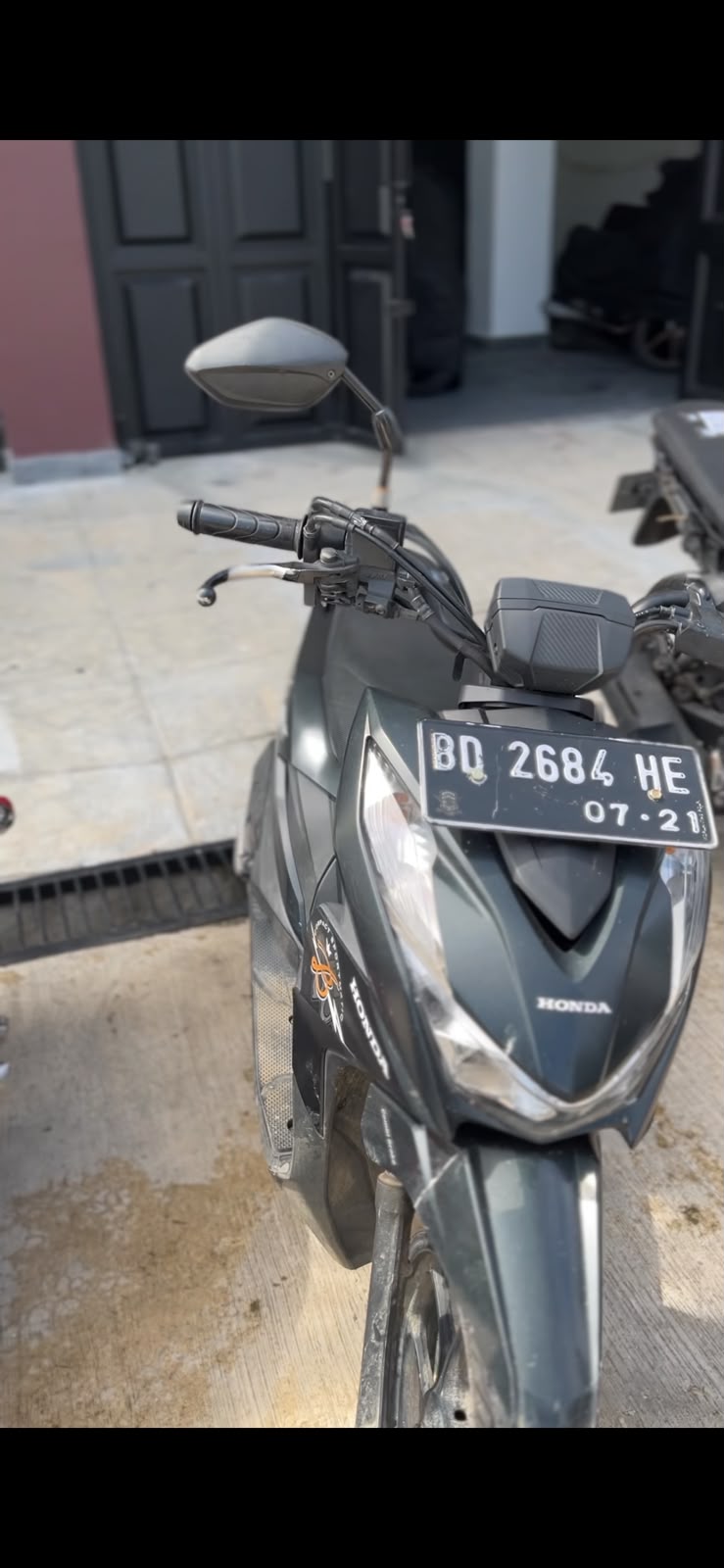 1 ( satu) Unit sepeda motor Jenis Honda Beat Warna Hitam dengan Nopol BD 2684 HE.