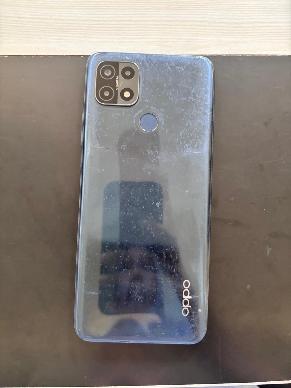 Handphone merk Oppo A15 warna biru malam dengan Imei 1 : 866200052562013 dan Imei 2 : 866200052562005
