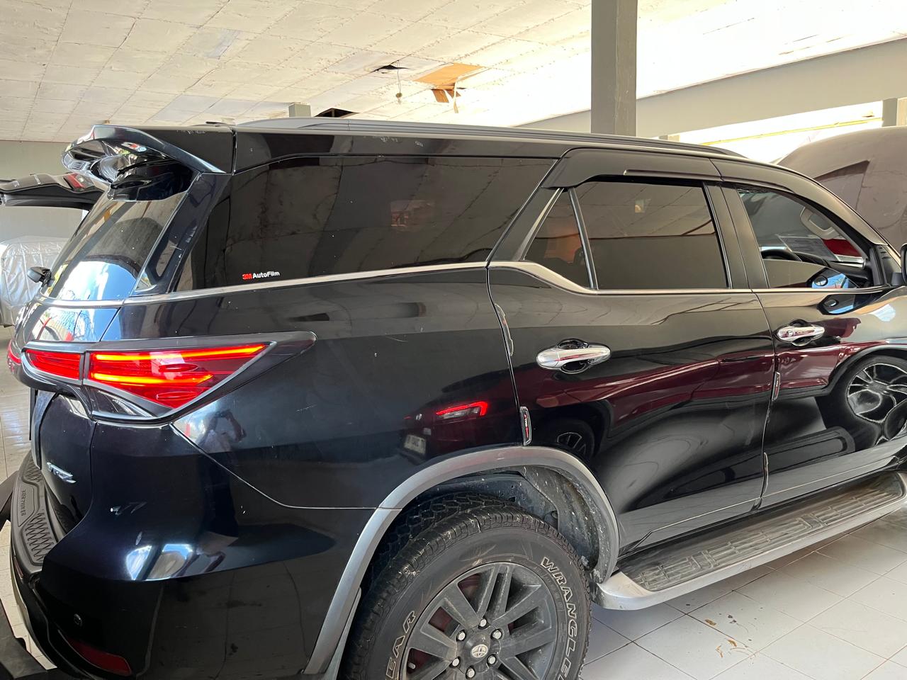 1 (Satu) Unit Mobil, Nomor Polisi : DB-1111-AL, Merk : Toyota , Type : Fortuner 2,4 VRZ 4X2 A/T, Tahun Pembuatan 2017, Warna Hitam, Nomor Rangka : MHFGB8G56HO833381 , Nomor Mesin : 26DC146104.