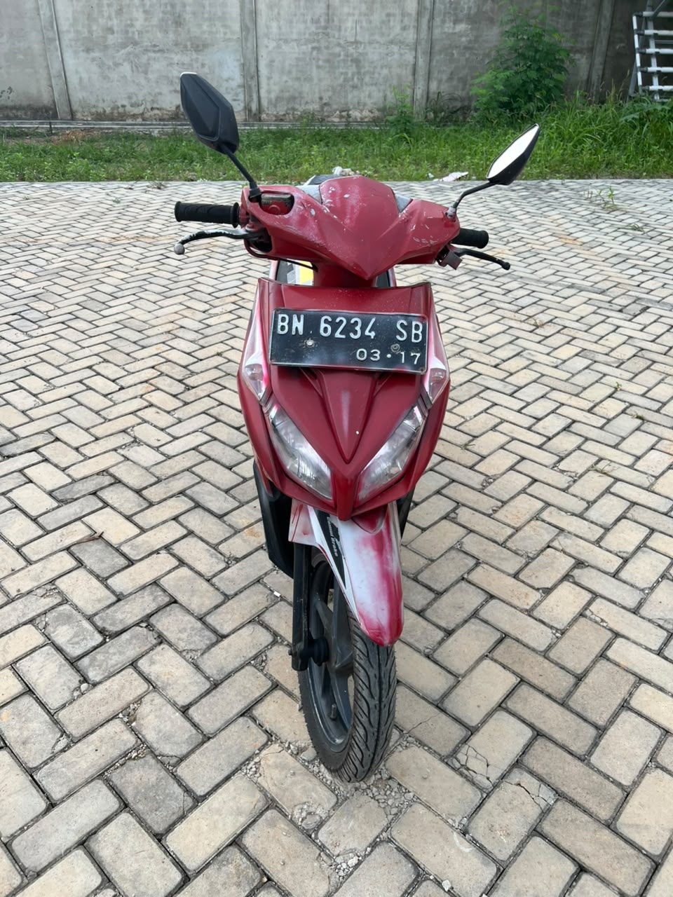 12.	1 (satu) unit motor merk Honda Vario warna merah dengan no rangka : MT1JF9116CK707704;