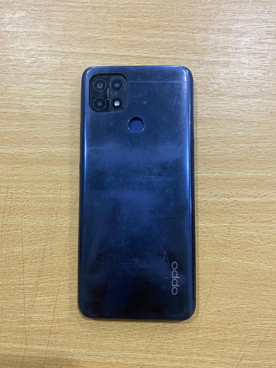 Handphone merk OPPO warna Hitam dengan Imei 1 865116056672197 Imei 2 8655116056672189