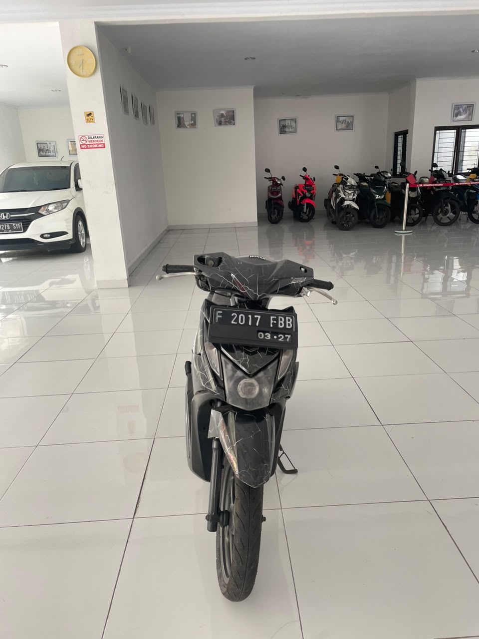 1 (satu) Unit Sepeda Motor merk Honda Beat warna Hitam dengan plat nomor: B 2017 FBB noka: MH1JFD224DK712962, Nosin: JFD2E2705155