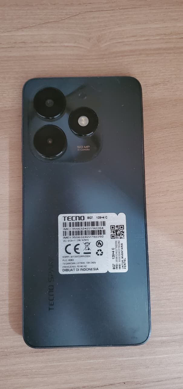 1 (satu) unit HP merk Tecno Spark warna Hitam
