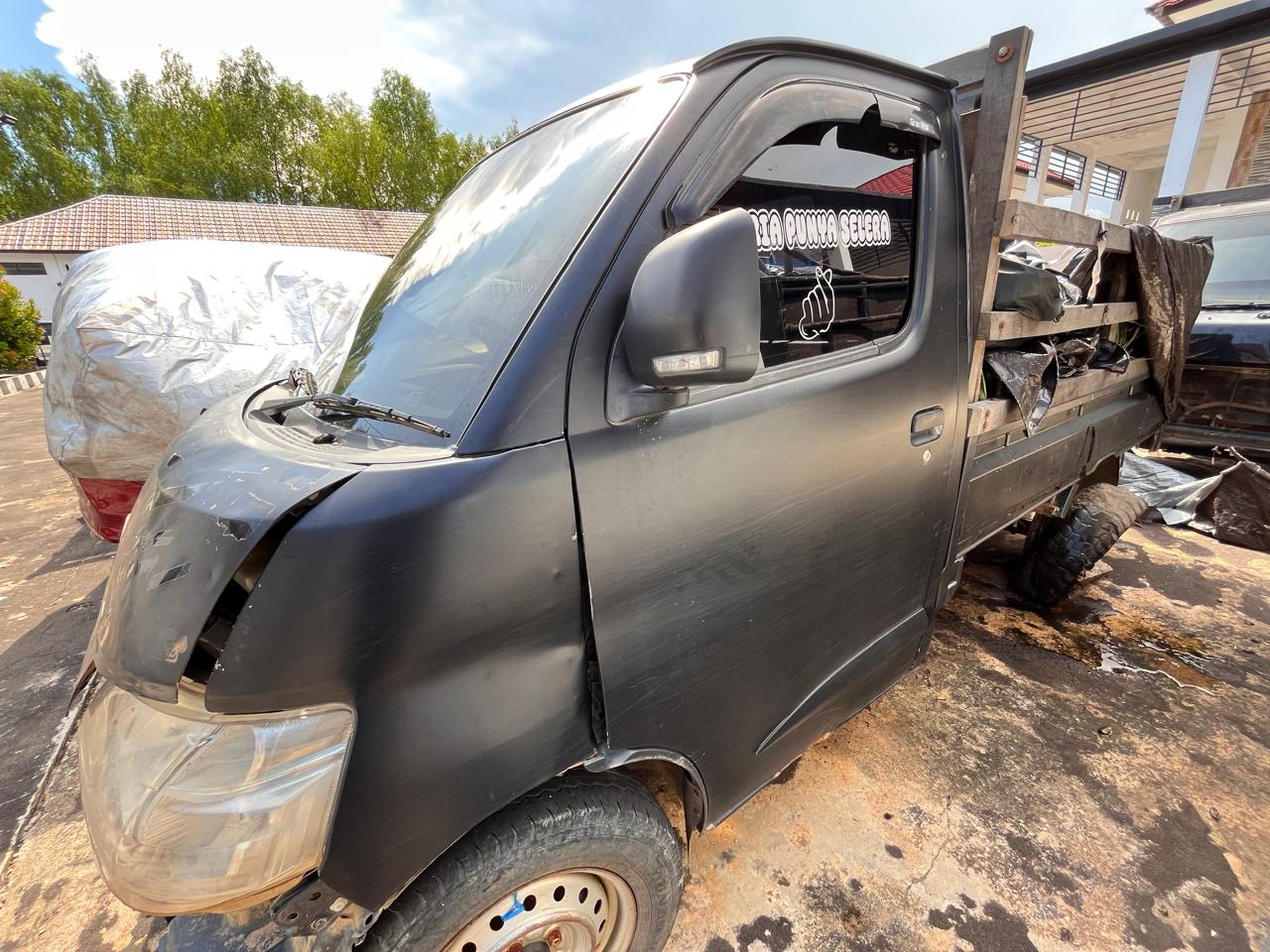 1 (satu) Unit Pick Up Merk Gran Max Warna Hitam Tahun 2024