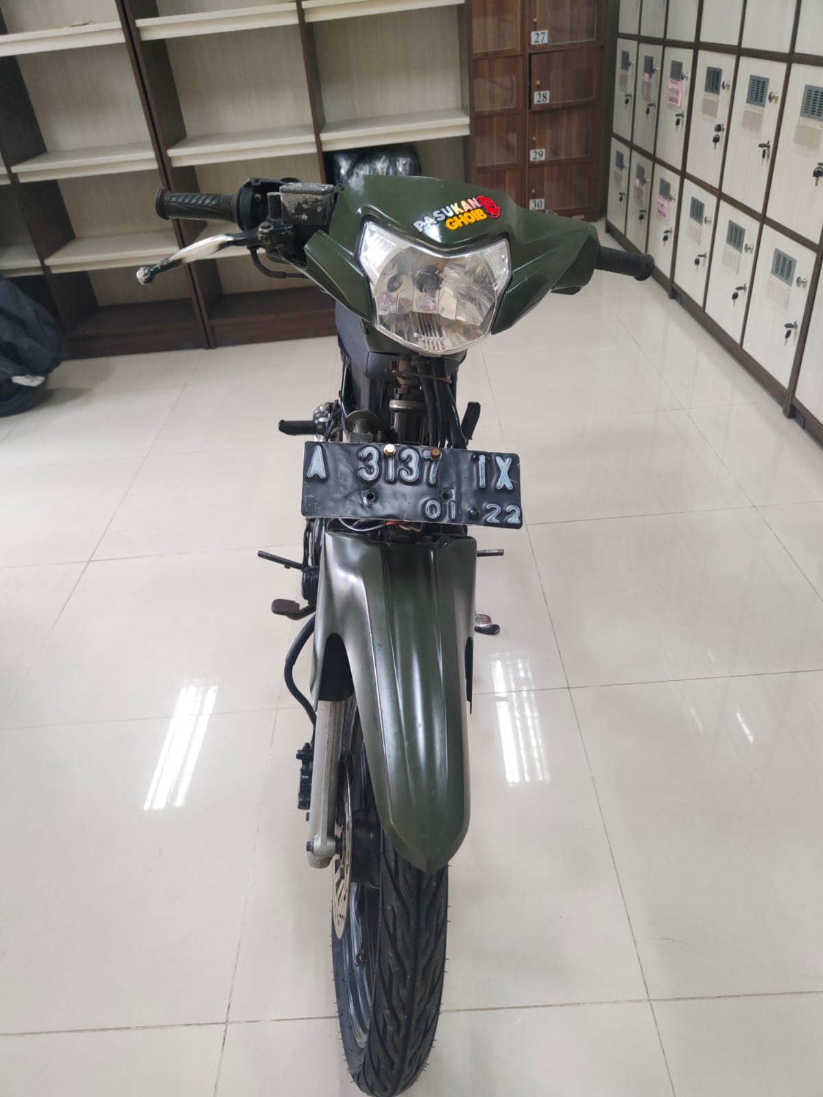 1 (satu) unit sepeda motor merk Yamaha VEGA ZR warna Hitam dengan nopol. A-3137-TX No rangka MH35D9204CJ516964 Nosin 5D91517054