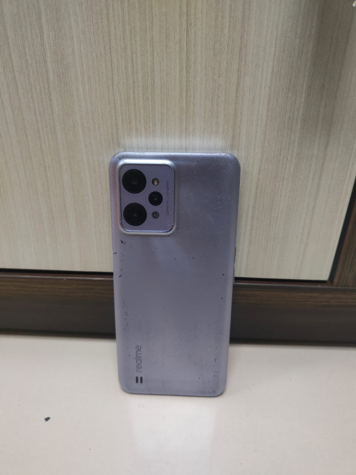 1 (satu) unit Handphone Realme C31. model RMX3501. warna LightSilver. imei 1 863874064066016. imei 2 863874064066008 No HP +62 813-2476-5341 dan +62 822-7840-2063