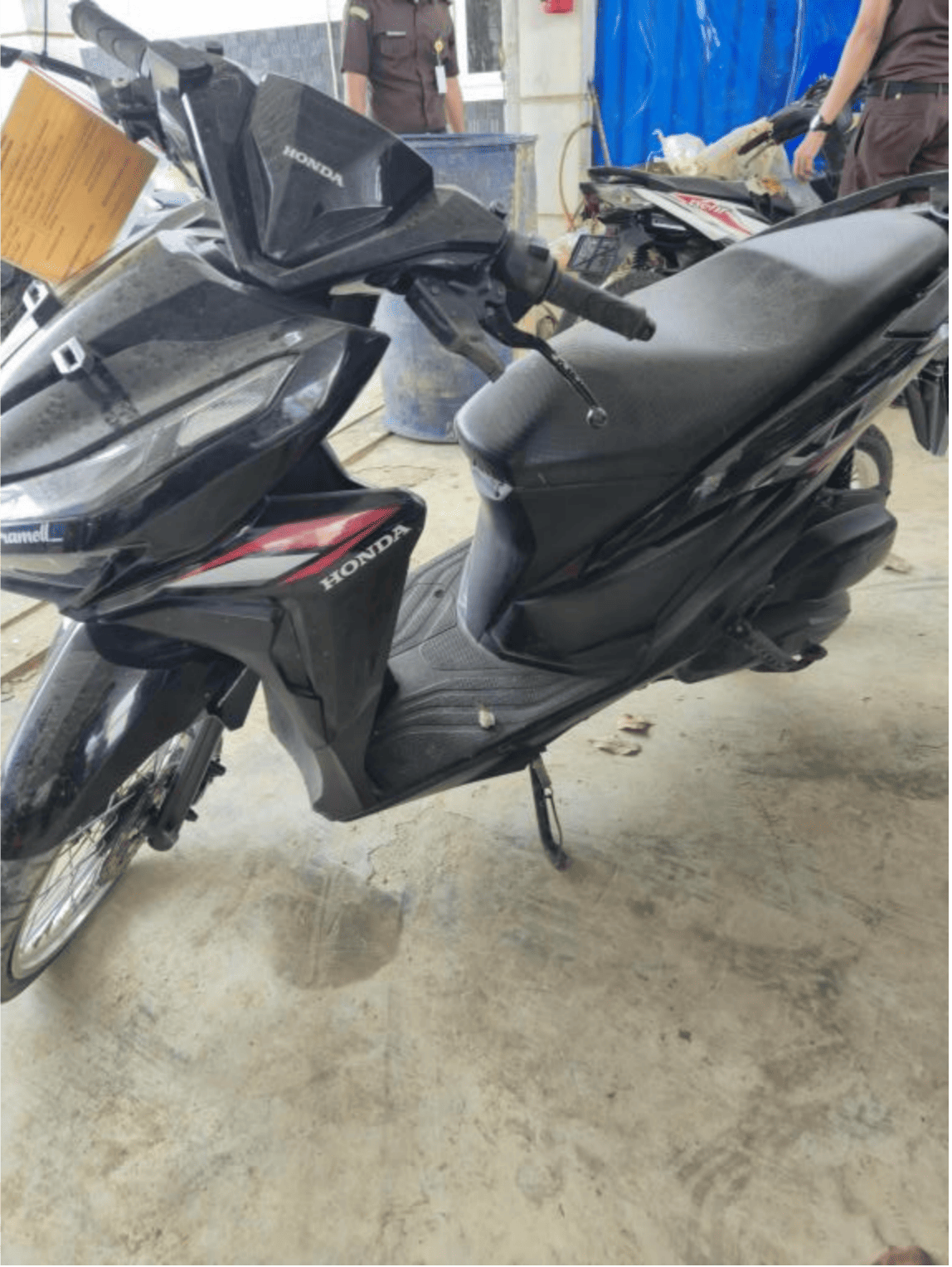 1 (satu) unit sepeda motor merk Honda Vario 125 warna hitam no. Rangka MH1JM4116KK470932 Nomor mesin JM41E-1470575 (tanpa nopol depan belakang)