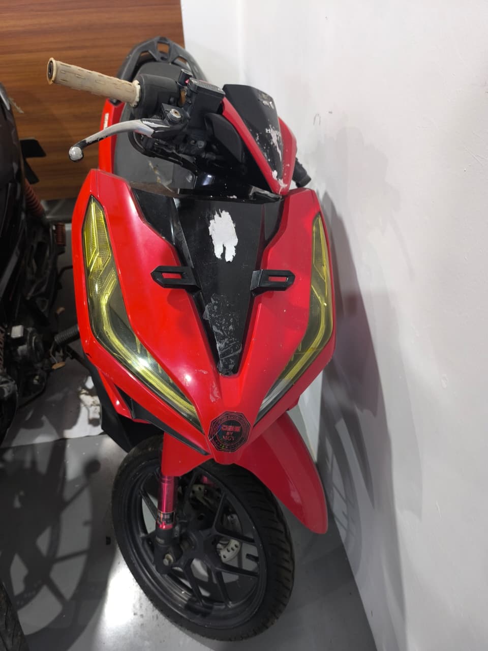 sepeda motor merk Honda Vario warna merah, tipe A1F02N37M1 A/T nomor rangka MH1JM4118KK386563 nomor mesin JM411388032 nomor polisi B 4347 KWS ;
