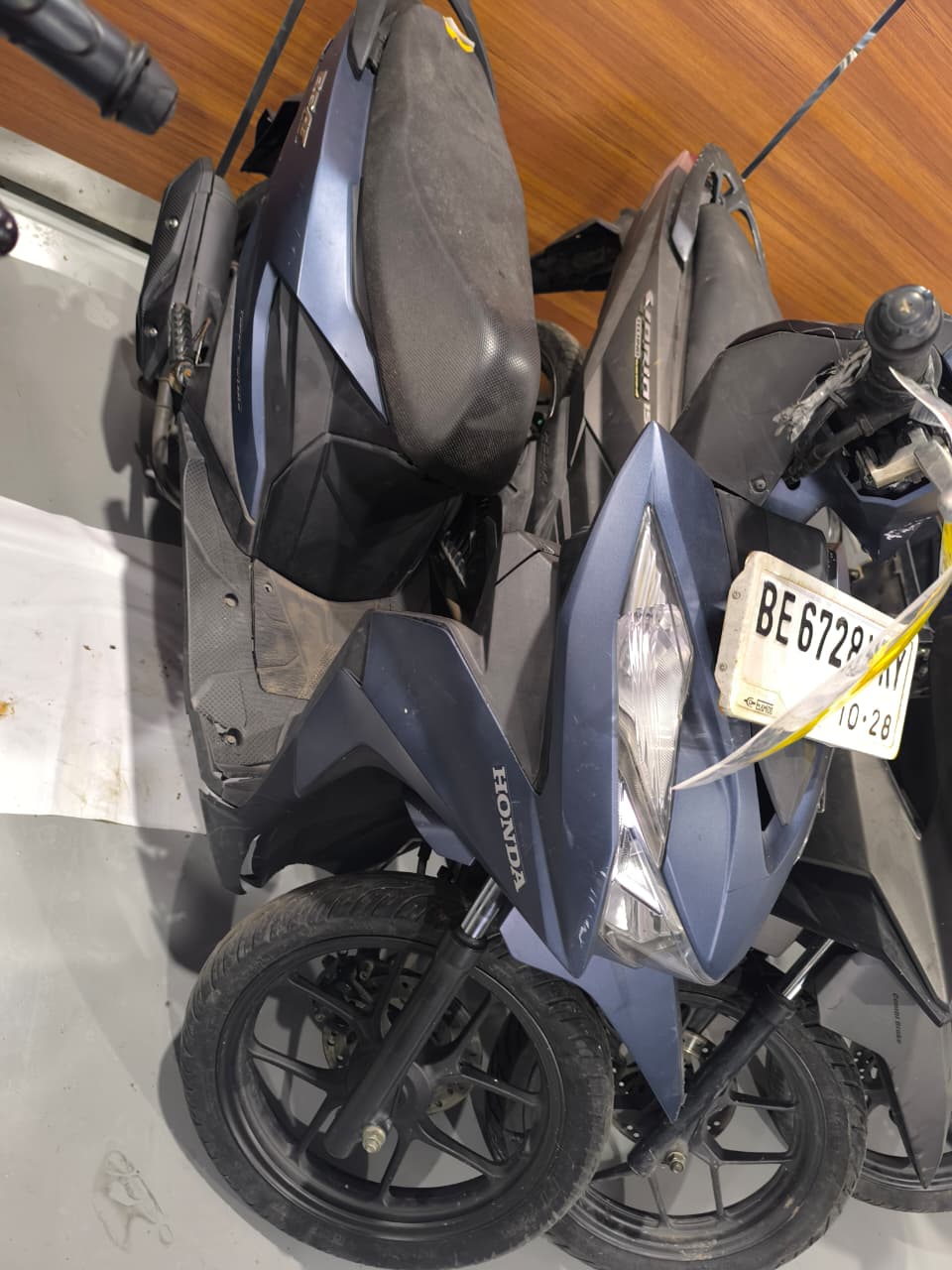 sepeda motor Honda beat warna biru dengan nomor polisi BE 6728 WKY nomor rangka MH1JM9114KM759940 dan nomor rangka JM91E1759521;
