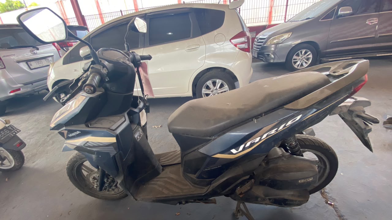 • 1 (Satu) Unit Sepeda Motor Merek Honda Vario Warna Hitam dengan Nopol W-5903-NER