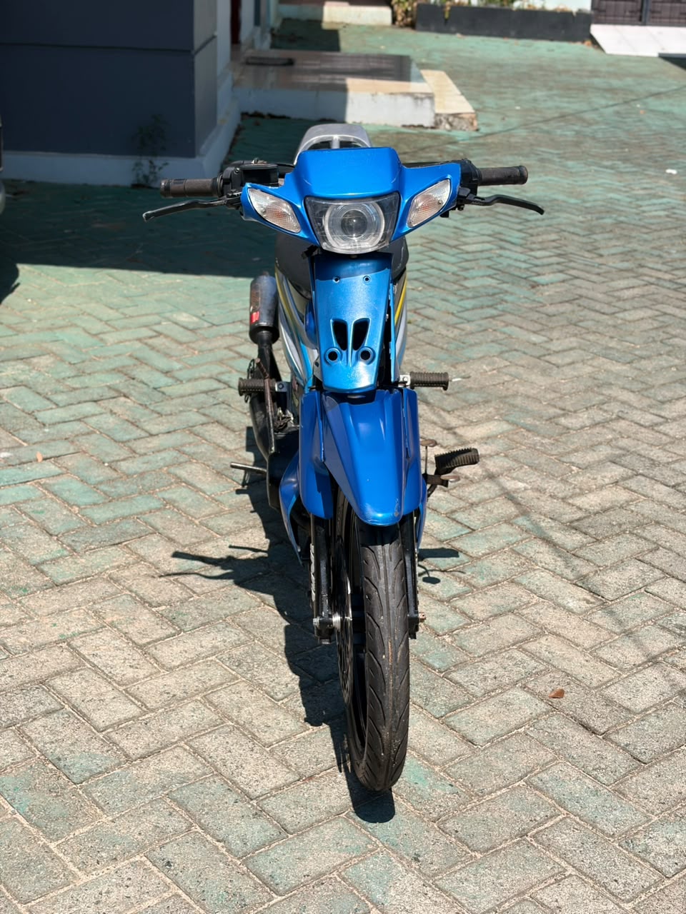 Sepeda Motor FIZ R