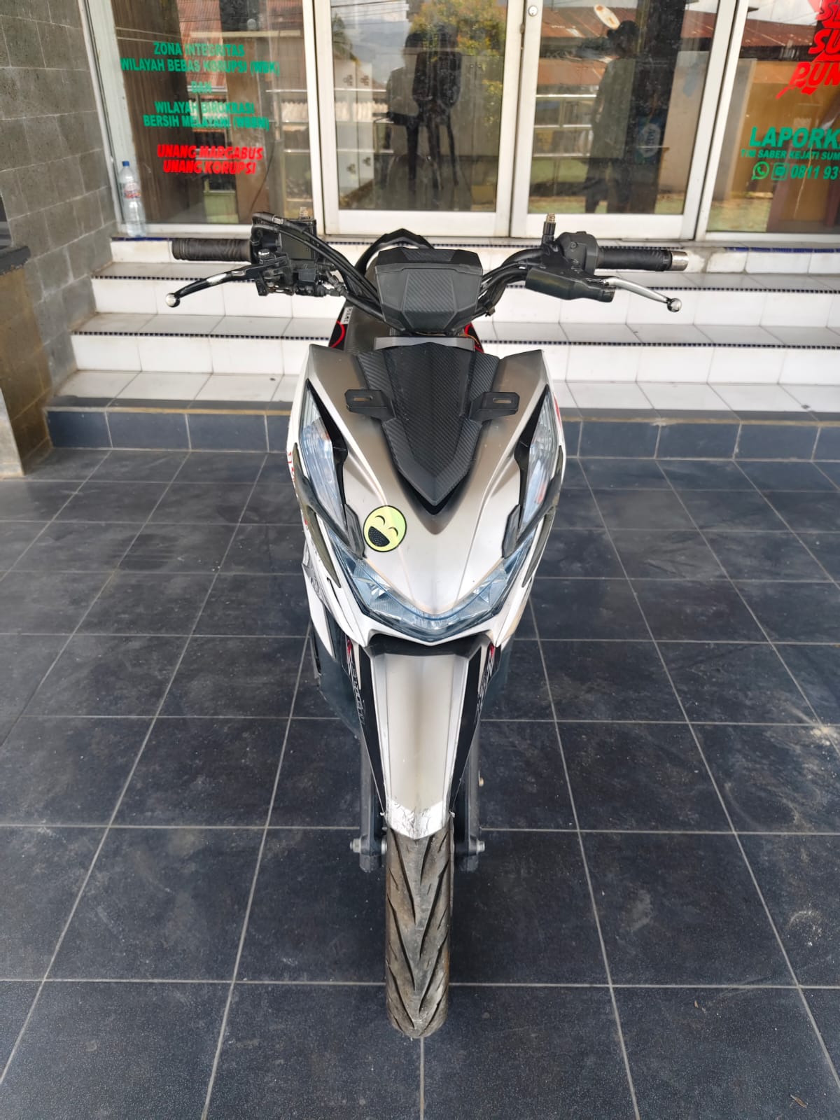 Sepeda Motor Honda Beat Street