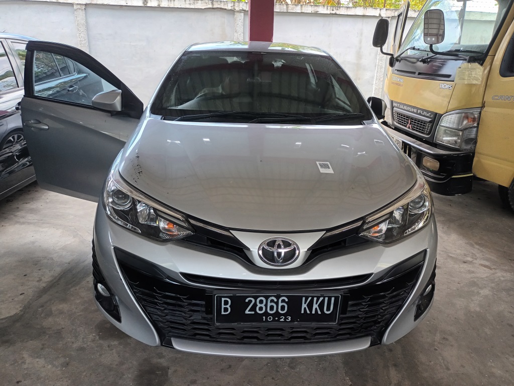 1 (satu) Unit Mobil Toyota Yaris warna silver metalik No. Pol. B 2866 KKU a.n. Christianti Suryandari, dengan nomor rangka MHFK23F39J2030551, nomor mesin 2NRX295871; 1 (satu) buah STNK Mobil Toyota Yaris B 2866 KKU a.n.
Christianti Suryandari; 1 (satu) buah BPKB Toyota Yaris B 2866 KKU a.n. Christianti Suryandari