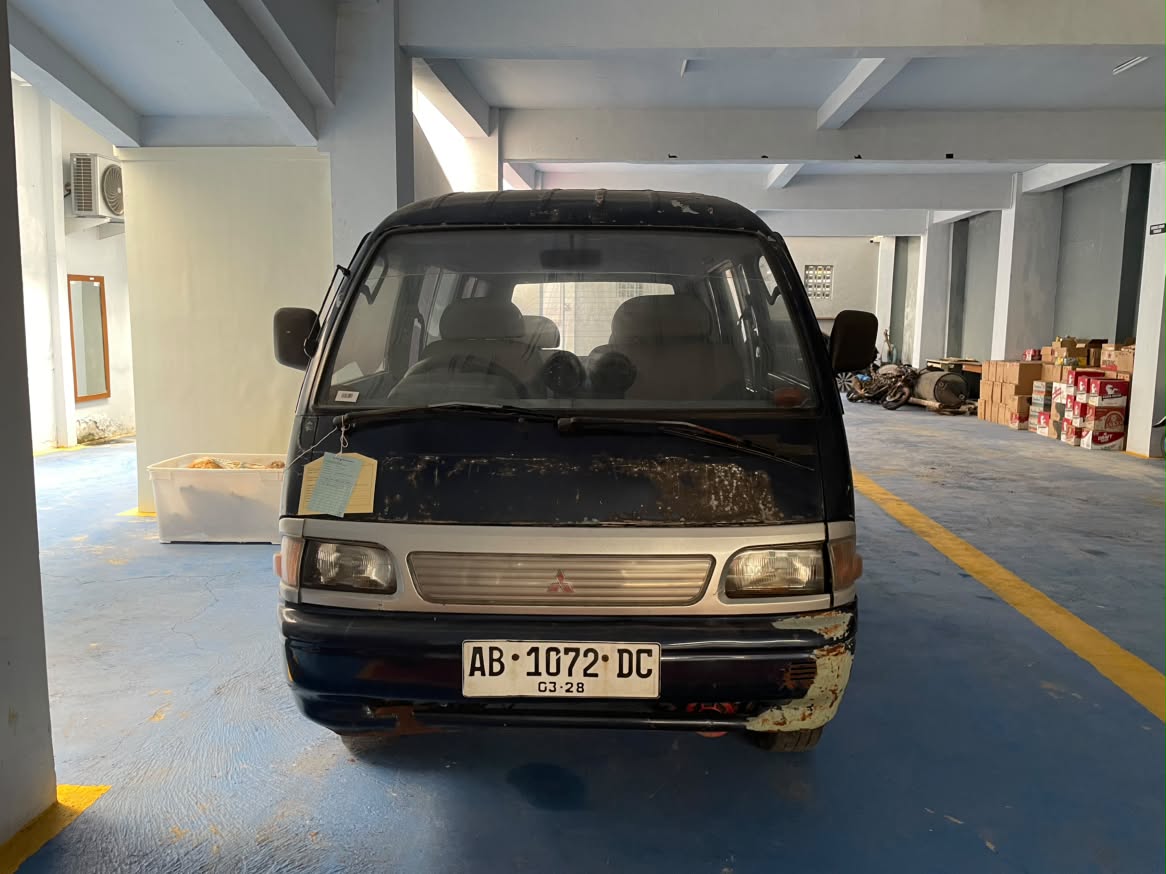 1 (satu) unit mobil Mitsubishi / Colt T 120 SS, 
Tahun 1997, Warna Biru Tua Metalik, Nomor 
Polisi AB-1072-DC, Nomor Rangka 
T120SB070362, Nomor Mesin 
4G17C700355, Atas Nama RUBIYEM 
Alamat Klegen RT 013 RW 007, 
Sendangsari, Pengasih, Kulon Progo, 
beserta kunci dan STNKnya;