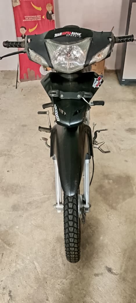 1(satu) unit sepeda motor jenis honda supra fit warna hitam tanpa plat nomor/tanpa nopol