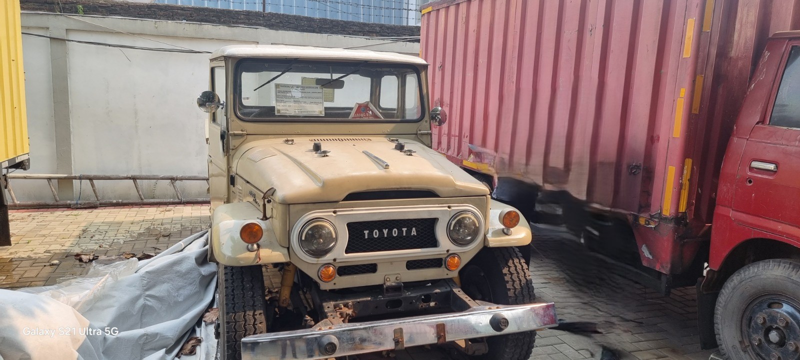 Mobil Toyota Land Cruiser FJ45 Pick Up No.Pol B 1448 WLR berikut STNK