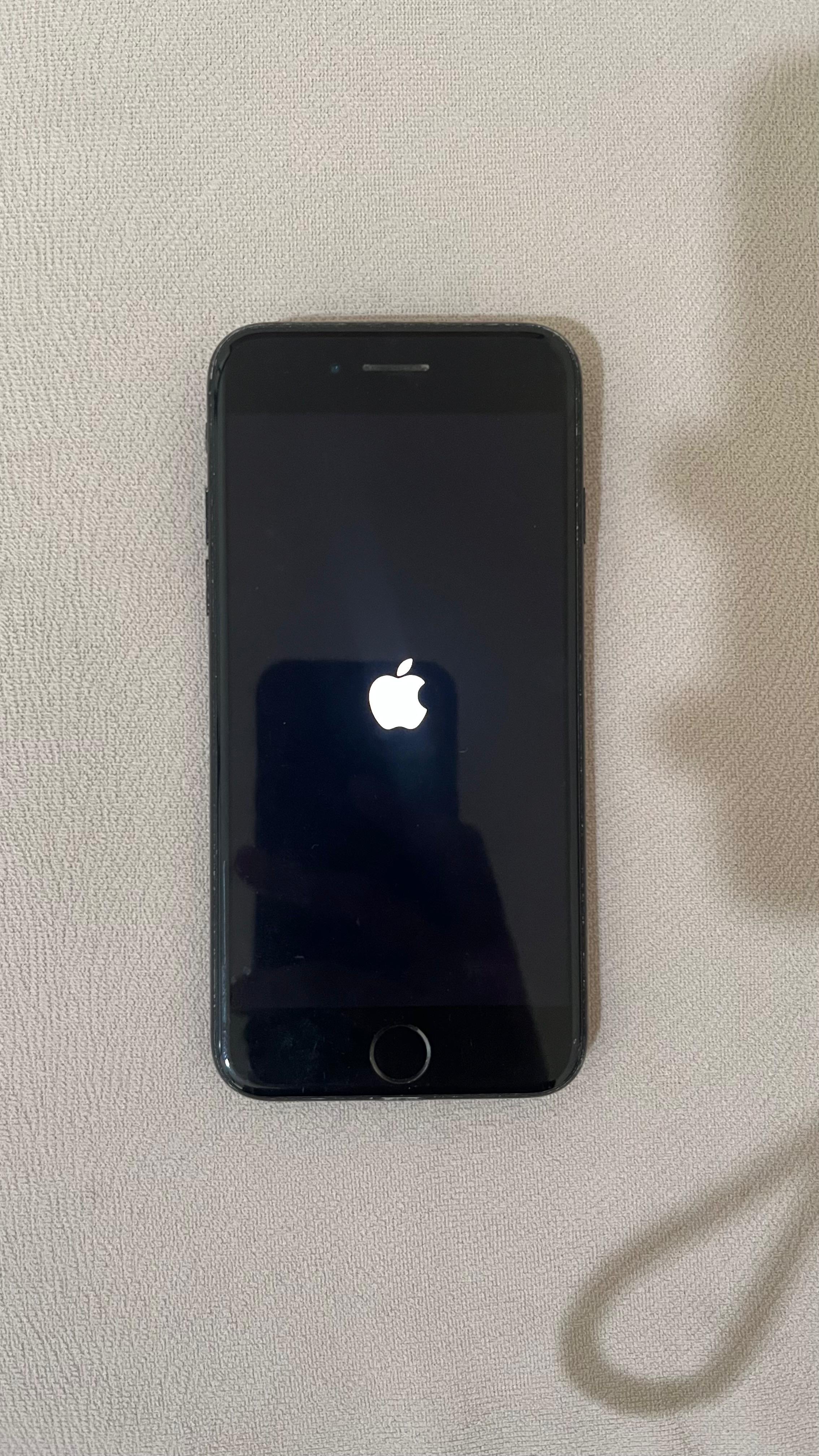 1 (satu) buah Hand Phone merk iPhone 7 warna hitam