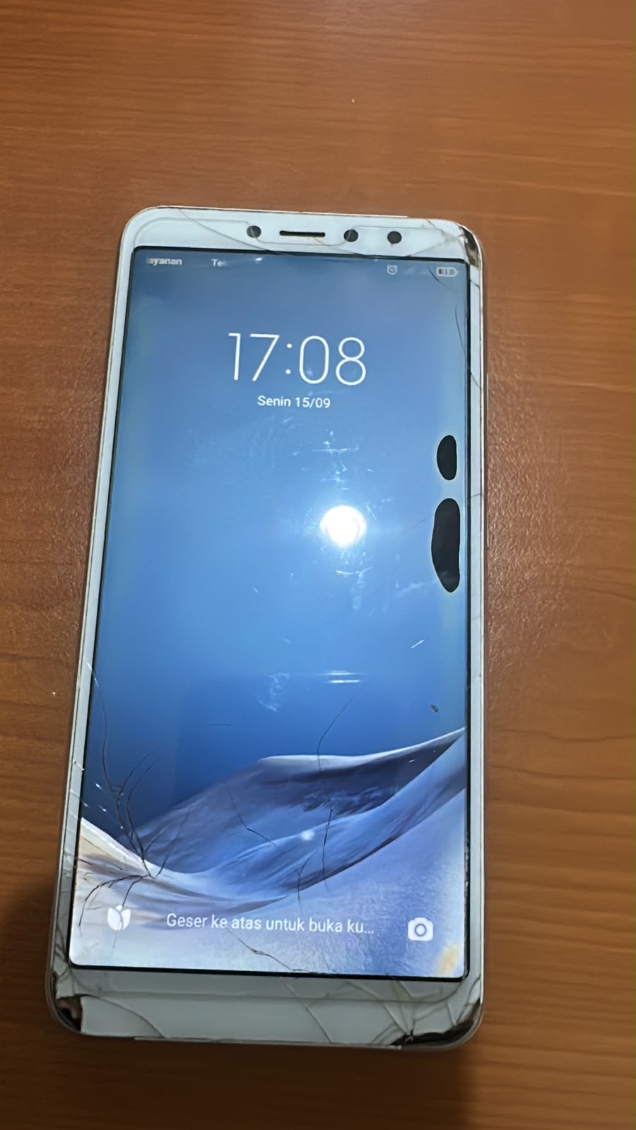 Handphone Android Merk Redmi Tipe s2 warna Gold dengan Nomor Whatsapp (085226181898).