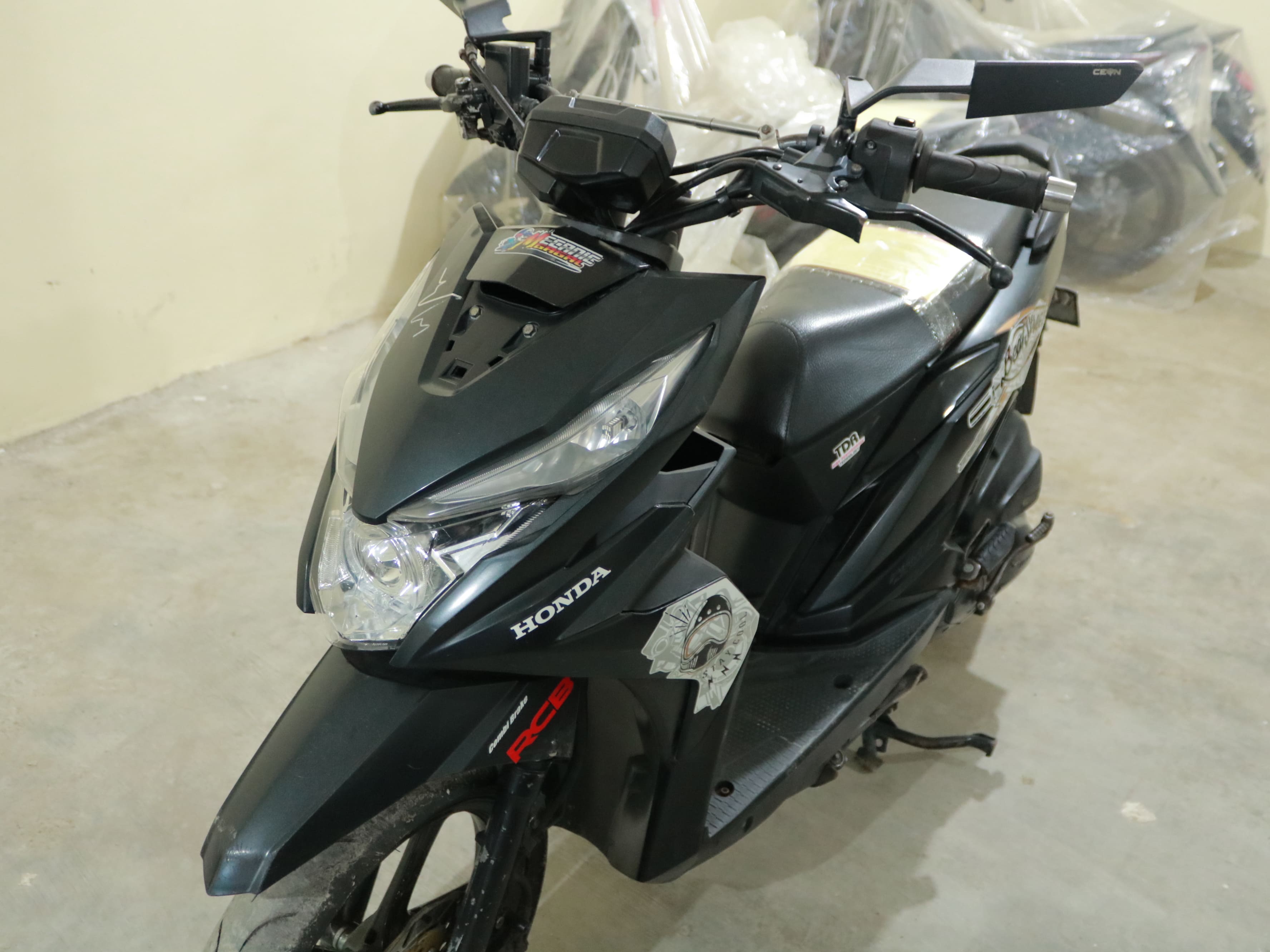 1 (satu) unit sepeda motor honda beat warna hitam No. Pol KU 3971 GU;